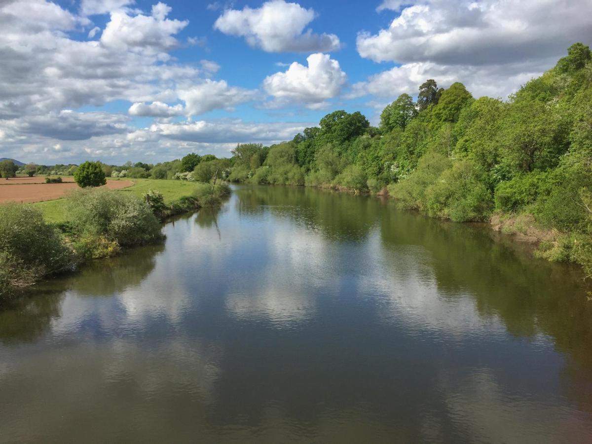 Runnymede Villa Tewkesbury Buitenkant foto